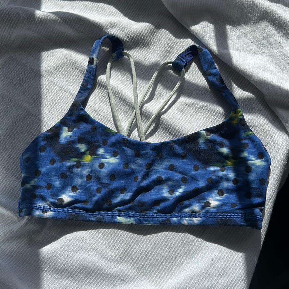 Lululemon sports bra
